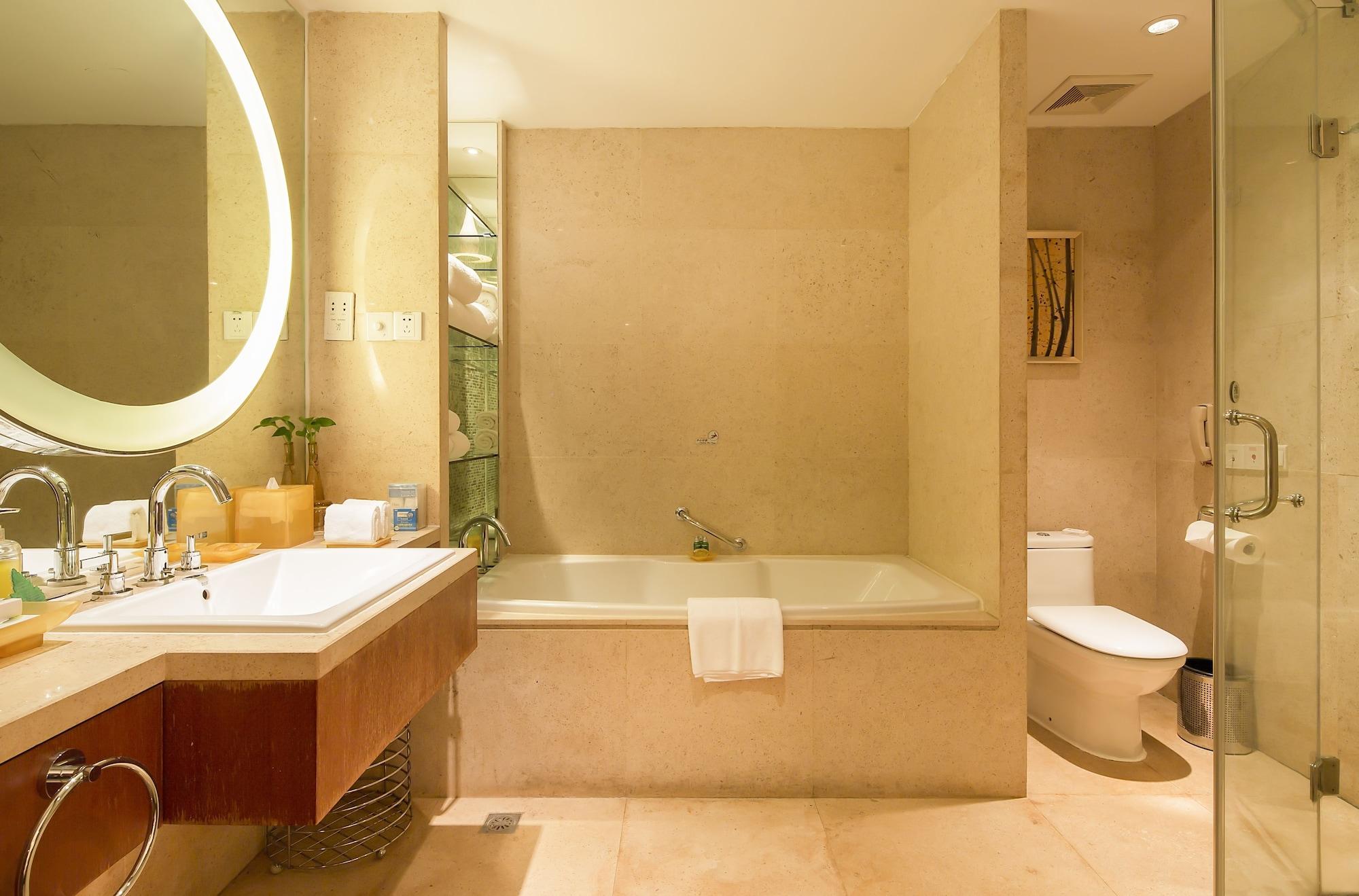 Landison Plaza International Hotel Zhenjiang  Extérieur photo