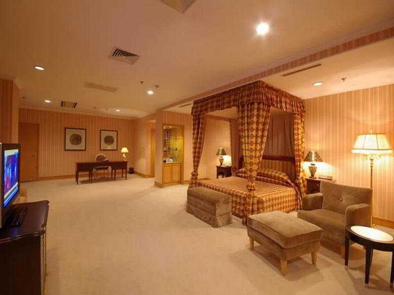 Landison Plaza International Hotel Zhenjiang  Extérieur photo