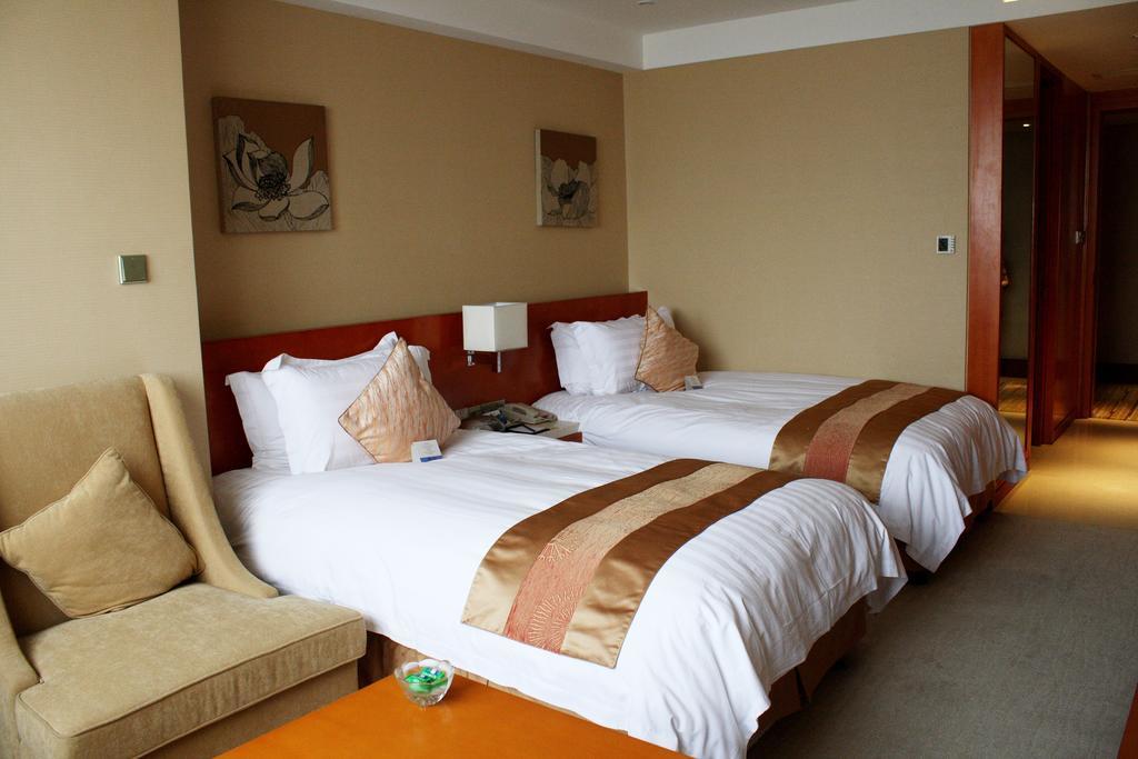 Landison Plaza International Hotel Zhenjiang  Extérieur photo