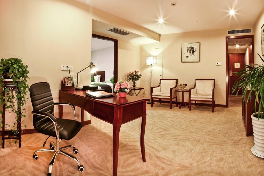 Landison Plaza International Hotel Zhenjiang  Extérieur photo