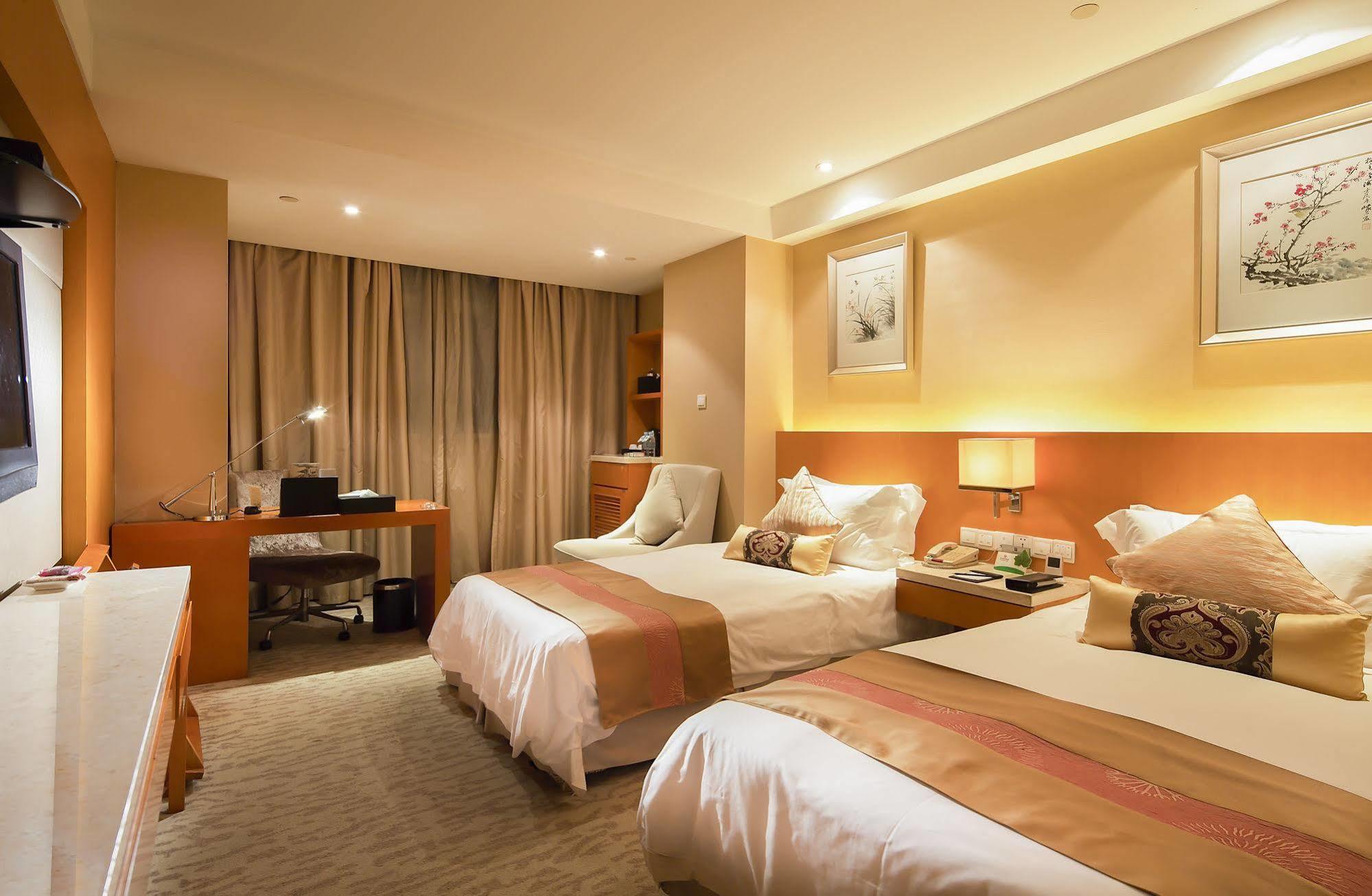 Landison Plaza International Hotel Zhenjiang  Extérieur photo