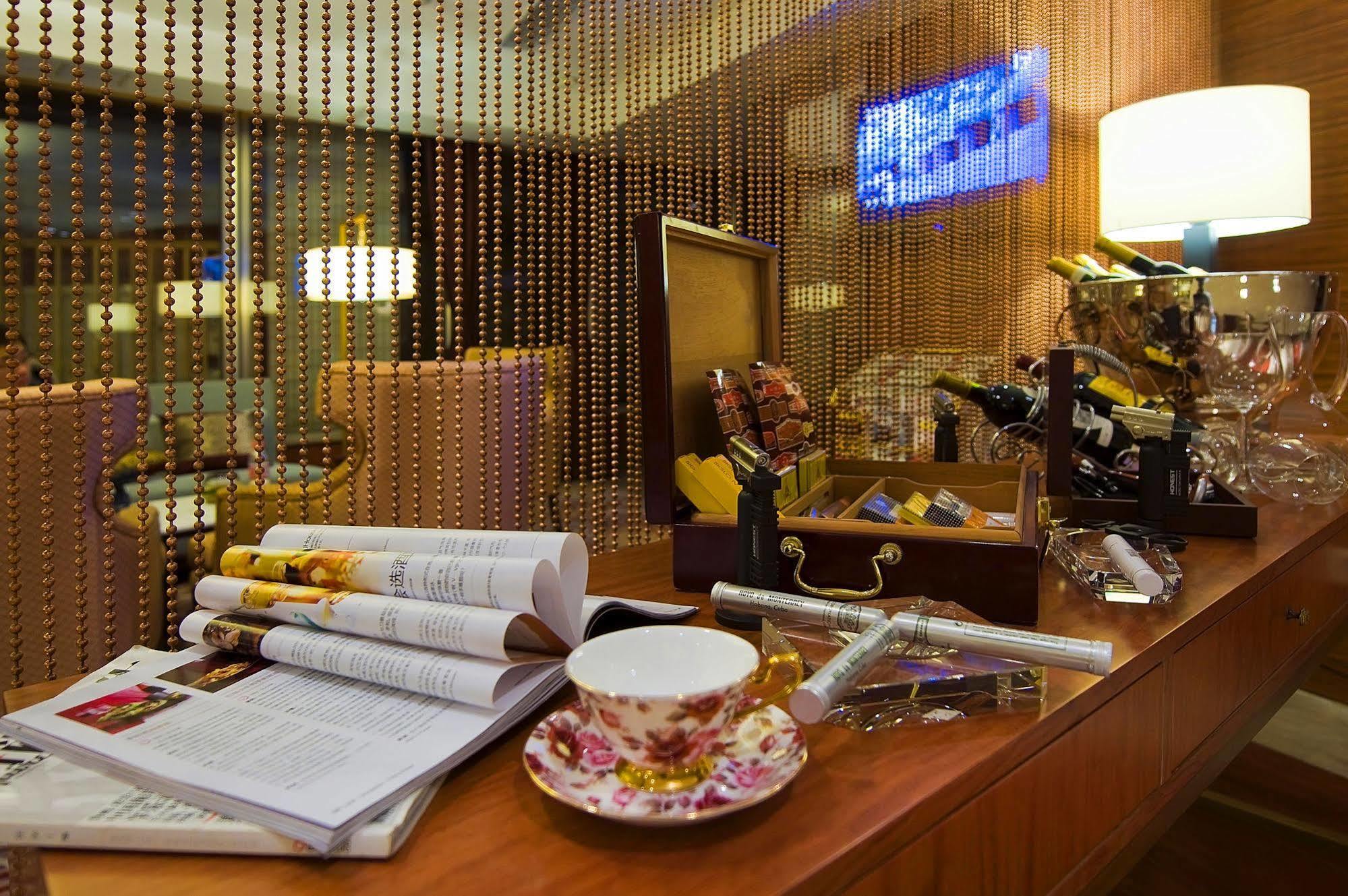 Landison Plaza International Hotel Zhenjiang  Extérieur photo